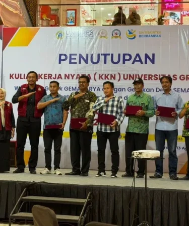penutupan kkn universitas gresik 750x536 1
