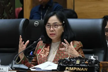 wakil ketua komisi x dpr ri my esti wijayati 750x536 1