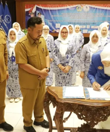 1788266789 bupati gresik dorong iwapi ciptakan ekosistem usaha dan penggerak ekonomi daerah b9JuSP 750x536 1