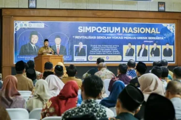 1788852598 buka simposium revitalisasi sekolah vokasi bupati gresik soroti dampak uu 232014 pada kebijakan sekolah hoYUR3 750x536 1