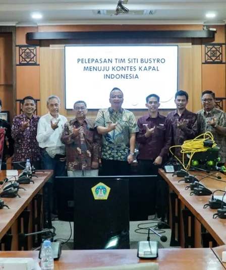 Tim Robotik UMG Tembus Final KKI 2026, Wabup Gresik: Jangan Minder 5 1789030786 wakil bupati gresik lepas tim robot bawah air siti busyro umg menuju final kontes kapal indonesia 2kWRf6 1 750x536 1