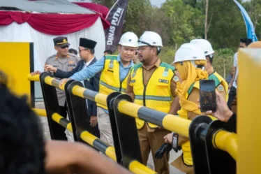 1790687240 bupati gresik resmikan jembatan cabean perkuat konektivitas dan ekonomi masyarakat LO27yZ 750x536 1