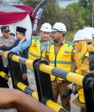 1790687240 bupati gresik resmikan jembatan cabean perkuat konektivitas dan ekonomi masyarakat LO27yZ 750x536 1
