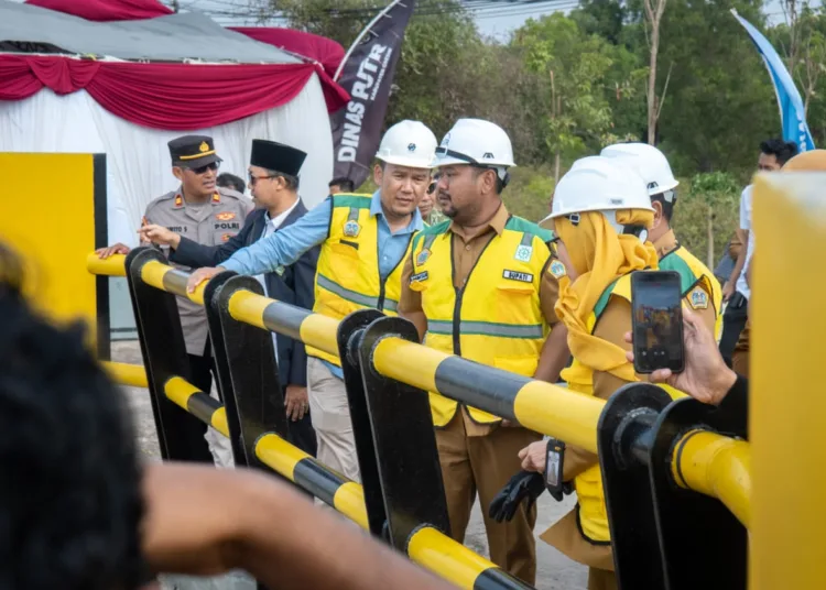 1790687240 bupati gresik resmikan jembatan cabean perkuat konektivitas dan ekonomi masyarakat LO27yZ 750x536 1