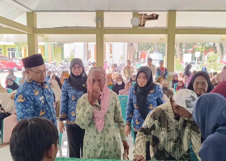 Pemkab Gresik Perbaiki Data Bansos, 168.909 Keluarga Masuk Desil 1-4 1 94vihfg81qlup00lg5yf4pgzgdd2af0kmounpkrvpi7acndscm4o10t 750x536 1