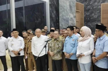 DPR akan bicara dengan pemerintah soal usul perpanjangan jabatan kades 750x536 1