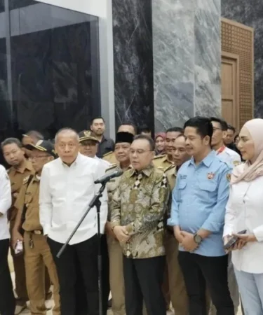 DPR akan bicara dengan pemerintah soal usul perpanjangan jabatan kades 750x536 1