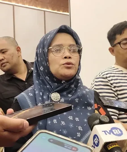 anggota bawaslu ri lolly suhenty 750x536 1