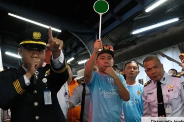 bupati jember gus fawait melepas pemberangkatan peserta tajemtra 2026 dengan kereta luar biasa 750x536 1