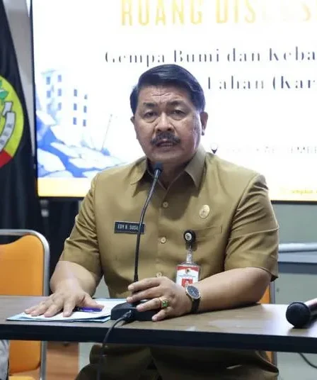 Hadapi Musim Ekstrem, BPBD Jember Perkuat Kesiapsiagaan Banjir, Kekeringan hingga Karhutla 8 kepala pelaksana bpbd jember edy budi susilo 750x536 1