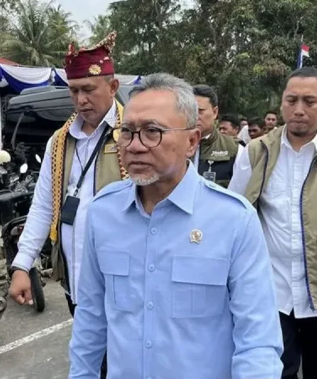 Mulai Oktober, Warga 17 Tahun ke Atas Dibukakan Rekening BRI Berisi Rp50 Ribu 1 menko pangan zulkifli hasan 1 750x536 1