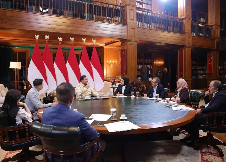 Prabowo Ungkap Alasan Bentuk URI: Ada Masalah SDM dan Birokrasi 1 presiden prabowo terima pemimpin redaksi media di hambalang 750x536 1