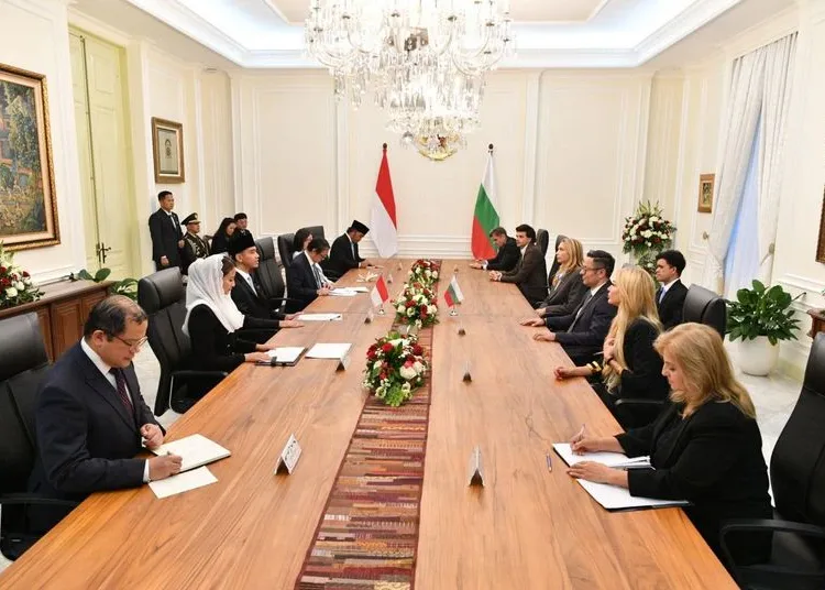 wapres gibran bertemu dpm bulgaria alexander poulev 750x536 1