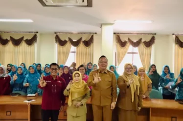 1791260718 buka sosialisasi wabup alif tekankan kolaborasi dan dukungan bersama dalam penanggulangan hivaids di gresik odsDoi 750x536 1
