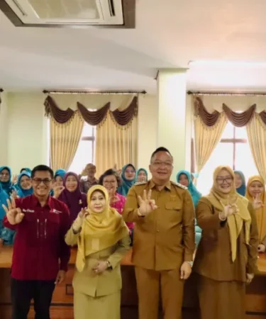 1791260718 buka sosialisasi wabup alif tekankan kolaborasi dan dukungan bersama dalam penanggulangan hivaids di gresik odsDoi 750x536 1