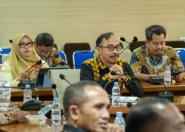 1791640265 pemkab gresik paparkan strategi optimalisasi pad dalam kunjungan studi tiru pemkab nagekeo fPrJdg 750x536 1