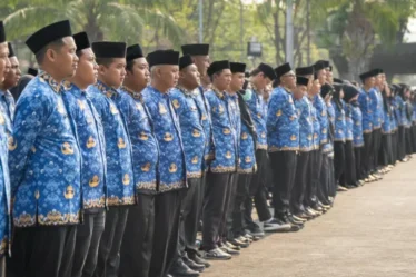 1791790130 peringatan hut ke 81 provinsi jawa timur dirangkai dengan penyerahan sk pppk paruh waktu bupati gresik tekankan kinerja dan pelayanan publik gATnik 750x536 1
