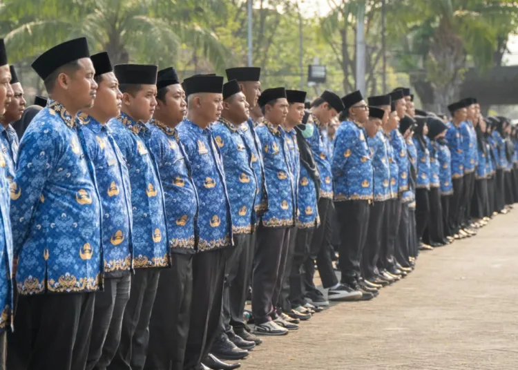 1791790130 peringatan hut ke 81 provinsi jawa timur dirangkai dengan penyerahan sk pppk paruh waktu bupati gresik tekankan kinerja dan pelayanan publik gATnik 750x536 1