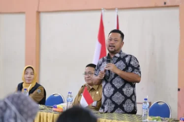 1791894483 rembuk akur warga 2026 bupati gresik dorong pemerataan bansos melalui portal perlinsos digital NVskRr 750x536 1