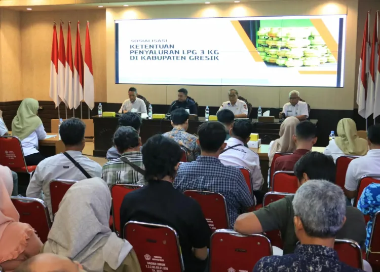 Cegah Penyimpangan, Pemkab Gresik Awasi Penyaluran LPG Bersubsidi 1 1792572194 pemkab gresik sosialisasikan ketentuan penyaluran lpg 3 kg tekankan kepatuhan het dan ketepatan sasaran bd8PZ8 750x536 1