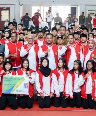 1793088368 bupati gresik lepas 187 atlet dan ofisial kontingen popda xv dan peparpeda iii jatim 2026 orUlS6 750x536 1