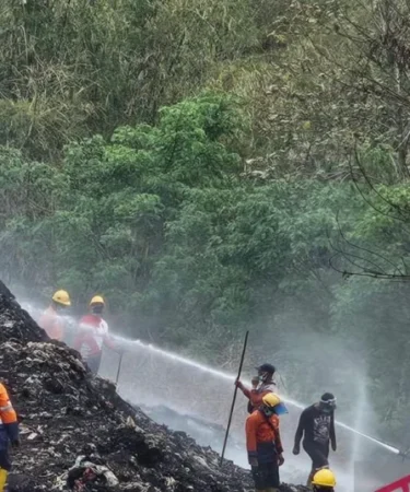 Pemkot Malang minta kepolisian selidiki kebakaran TPA Supit Urang 750x536 1