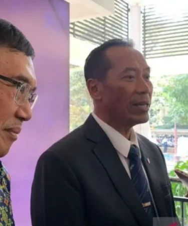 Wamendiktisaintek Pendidikan di perguruan tinggi harus lebih adaptif 750x536 1