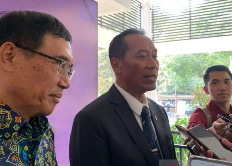 Wamendiktisaintek Pendidikan di perguruan tinggi harus lebih adaptif 750x536 1