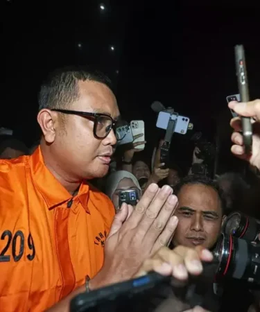 bupati klaten hamenang wajar ismoyo ditahan kpk 750x536 1
