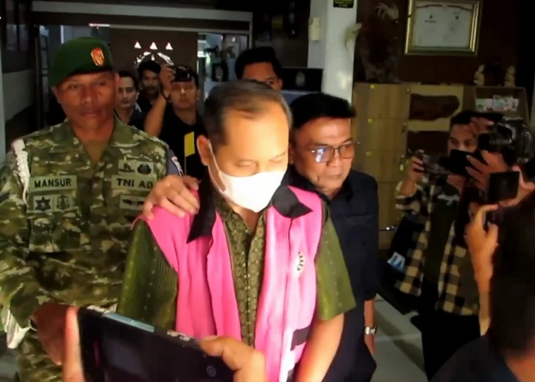 Mantan Sekwan Jember Jadi Tersangka Baru Korupsi Sosperda, Langsung Ditahan Kejari 1 kejari jember tahan mantan sekwan sy