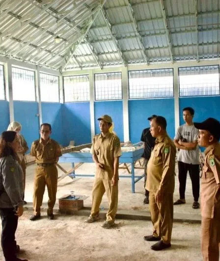 Percepat Kemandirian, Kemendes PDT Siapkan 71 Desa Percontohan Model Kuantum Desa 6 monitoring kampung percontohan di kapuas kalteng 750x533 1