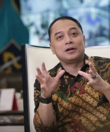 wali kota surabaya eri cahyadi 750x533 1
